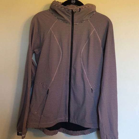 Lululemon Jacket in size 6 - Picture 5 of 5